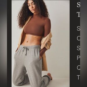 Free People Super Crop Seamless Turtleneck in Cappuccino Size:  M/L